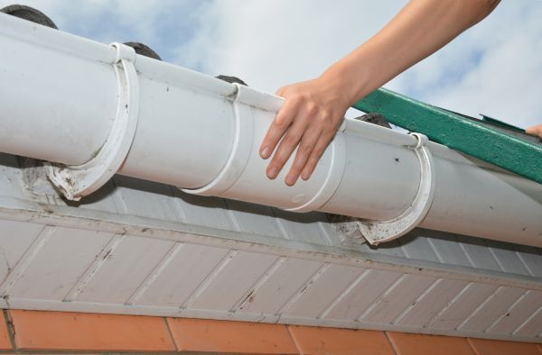 Gutter Reattachment in Hillsboro